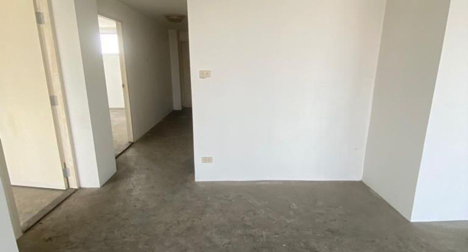 For sale 3 bedrooms condo in Bang Kapi, Bangkok