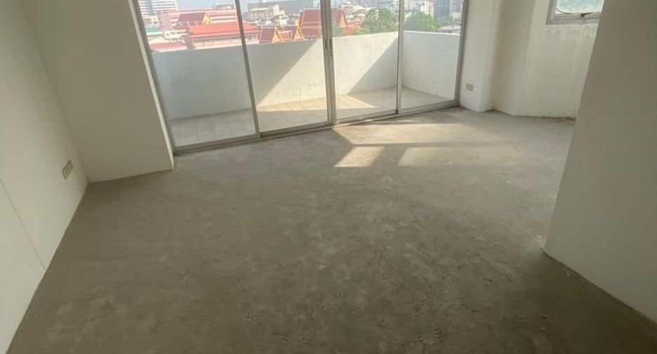 For sale 3 bedrooms condo in Bang Kapi, Bangkok
