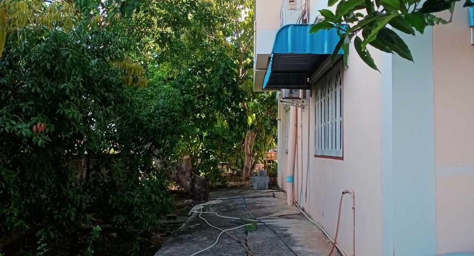 For sale 4 bedrooms house in Mueang Sukhothai, Sukhothai