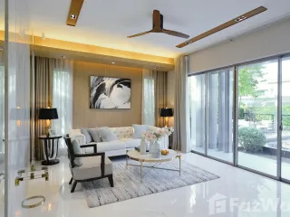 Casa en venta de 4 habitaciones en Lat Krabang, Bangkok