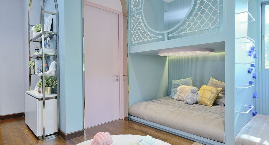 For sale 4 bedrooms house in Lat Krabang, Bangkok