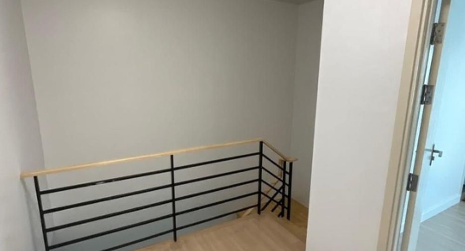 For sale そして for rent 4 ベッドルーム townhouse in Bang Phli, Samut Prakan