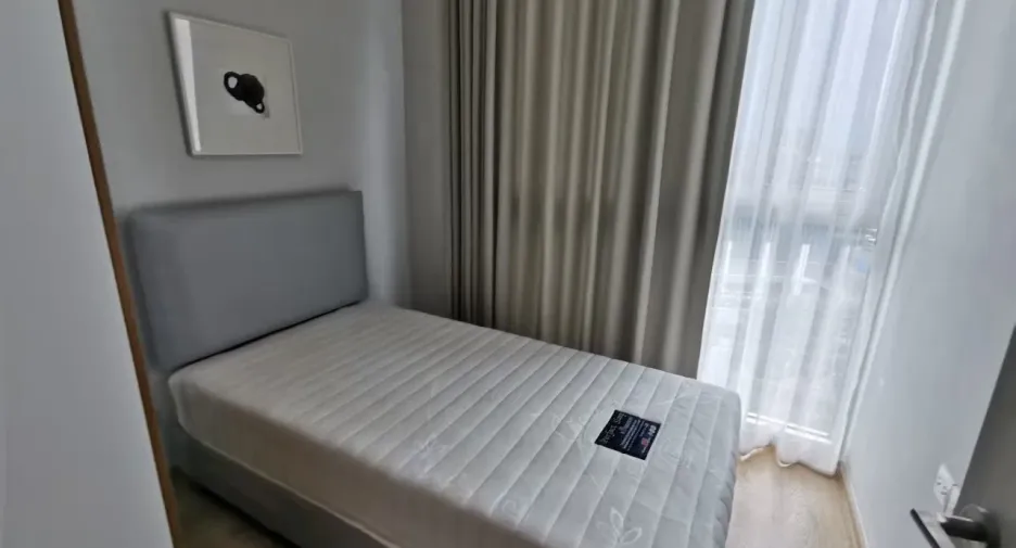 For rent 2 bedrooms condo in Huai Khwang, Bangkok