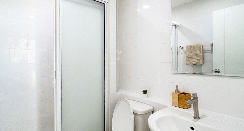 For sale 1 bed condo in Wang Thonglang, Bangkok