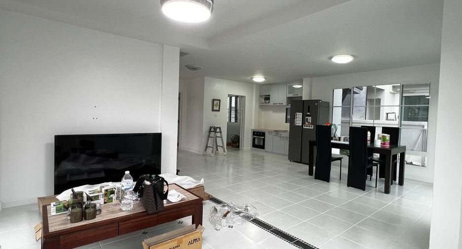 For rent 3 bedrooms house in Mueang Phuket, Phuket