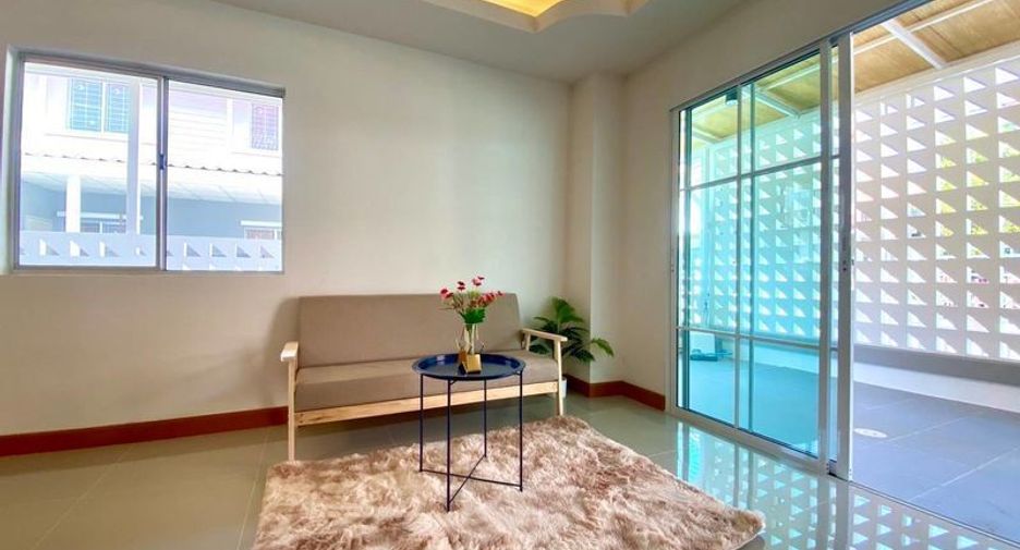 出售 3 卧室 联排别墅 在 Khlong Luang, Pathum Thani