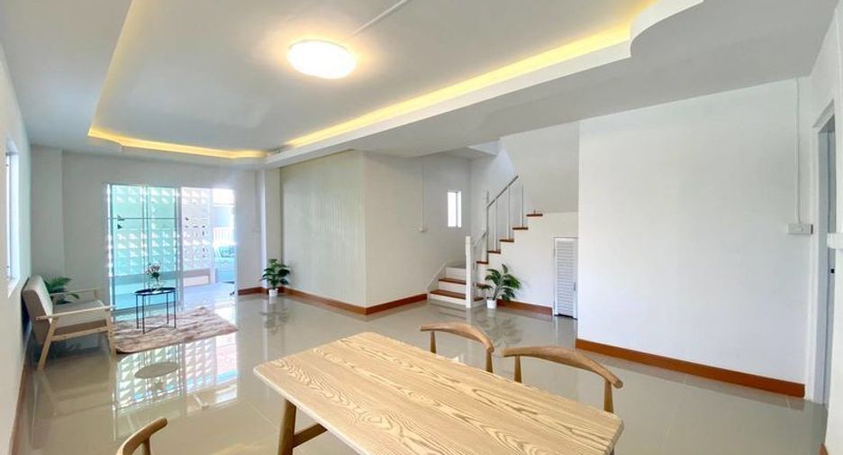 出售 3 卧室 联排别墅 在 Khlong Luang, Pathum Thani