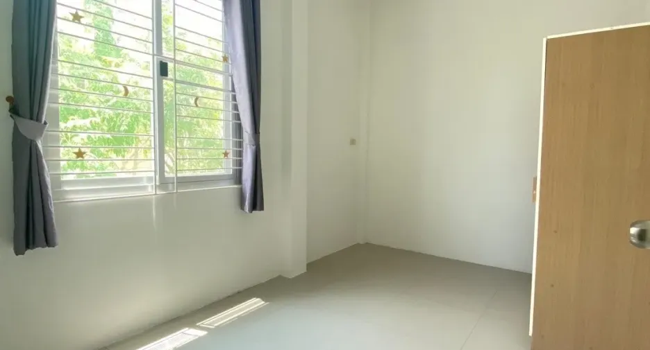 For sale 3 bedrooms townhouse in Mueang Phitsanulok, Phitsanulok