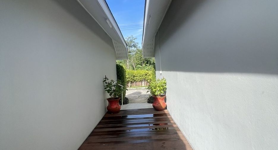 For rent 8 bedrooms villa in Thalang, Phuket