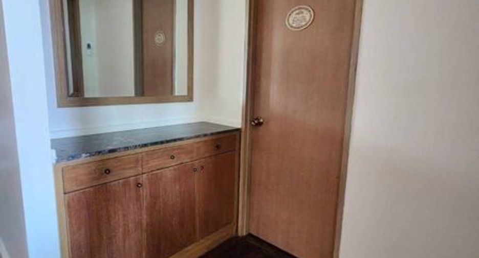 For sale 1 bed condo in Khlong San, Bangkok