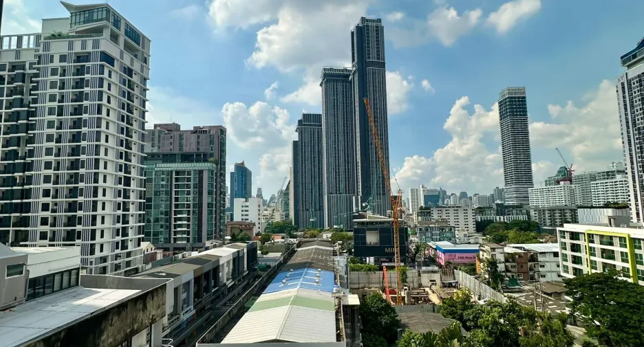 For sale 1 bed condo in Watthana, Bangkok