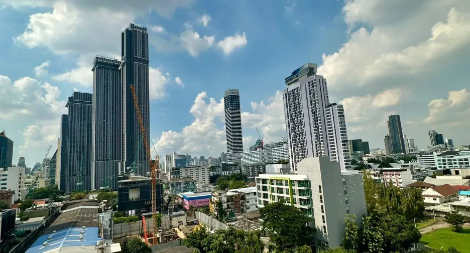 For sale 1 bed condo in Watthana, Bangkok