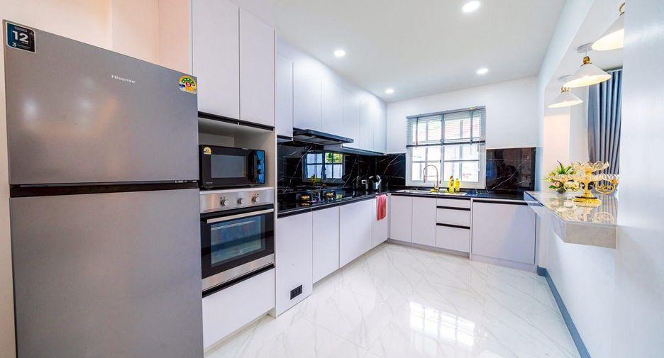 Haus zum Kauf mit 4 Zimmer in Ban Bueng, Chonburi