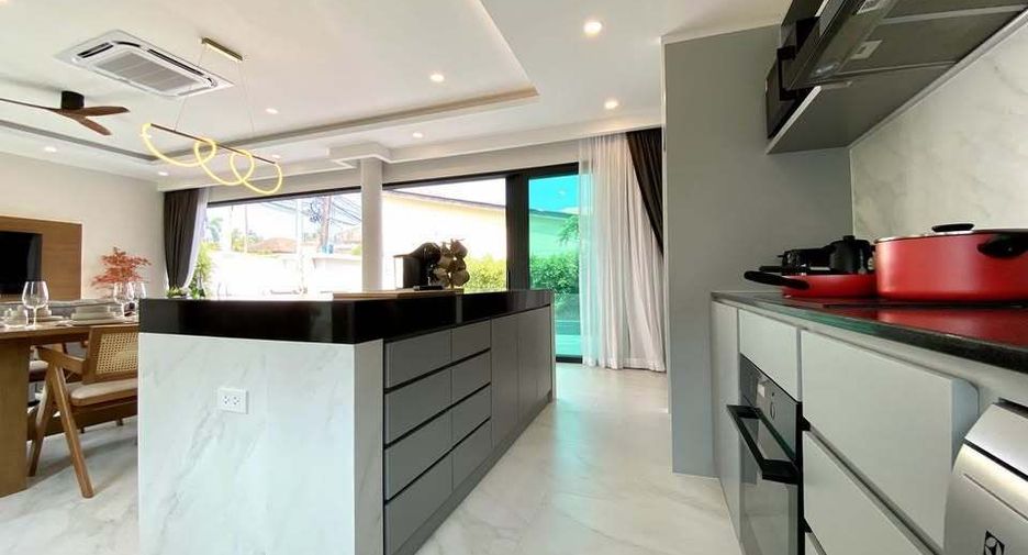 For sale そして for rent 4 ベッドルーム villa in Mueang Phuket, Phuket