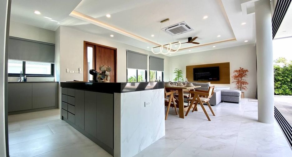 For sale そして for rent 4 ベッドルーム villa in Mueang Phuket, Phuket