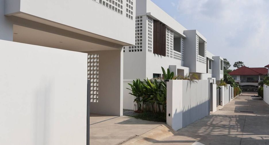 For sale そして for rent 4 ベッドルーム villa in Mueang Phuket, Phuket