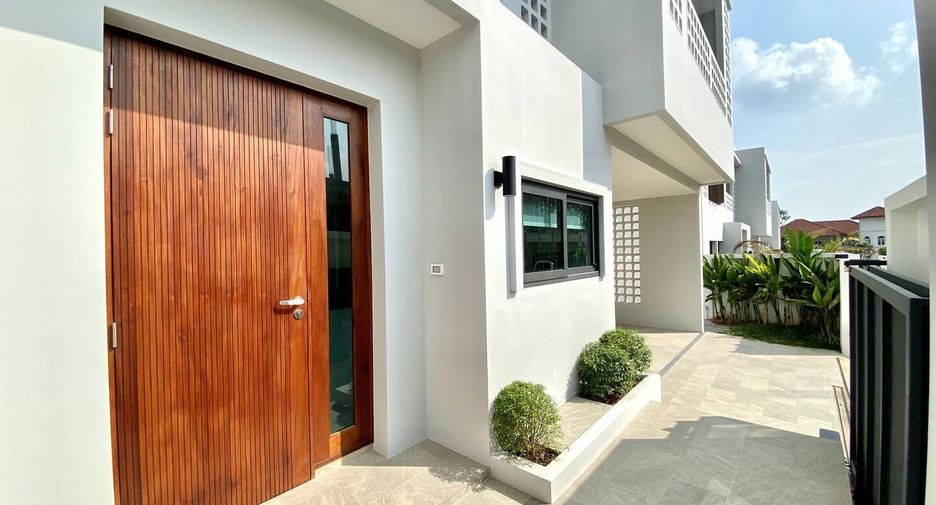 For sale そして for rent 4 ベッドルーム villa in Mueang Phuket, Phuket