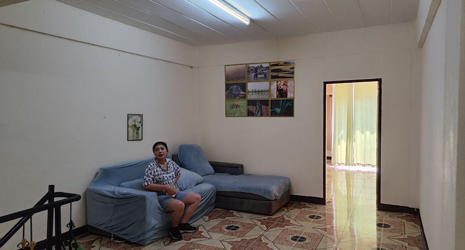 Casa adosada en venta de 2 habitaciones en Uthai, Phra Nakhon Si Ayutthaya