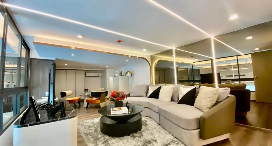 Condo en venta de 2 habitaciones en Huai Khwang, Bangkok