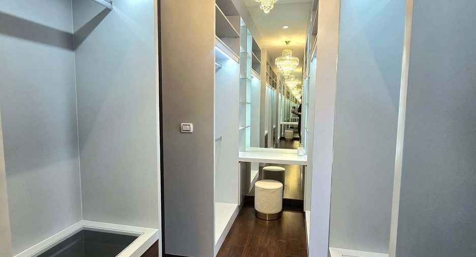 For sale and for rent 4 bedrooms villa in Lat Krabang, Bangkok