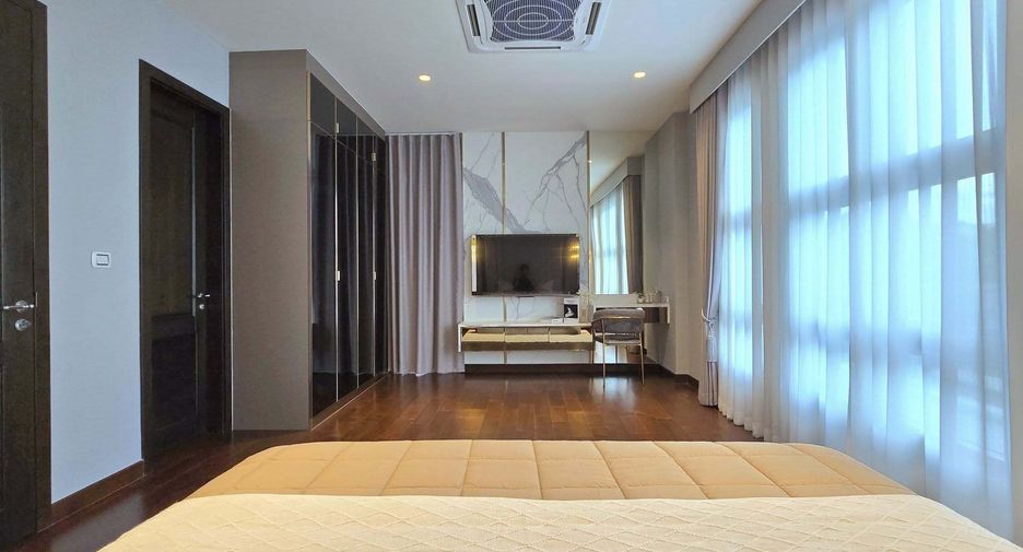 For sale and for rent 4 bedrooms villa in Lat Krabang, Bangkok