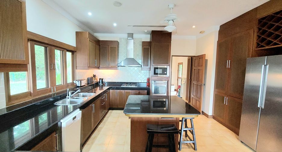 For rent 5 bedrooms villa in Thalang, Phuket