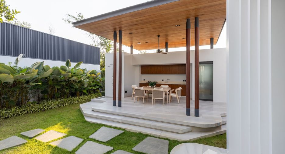 For sale 5 bedrooms villa in Thalang, Phuket