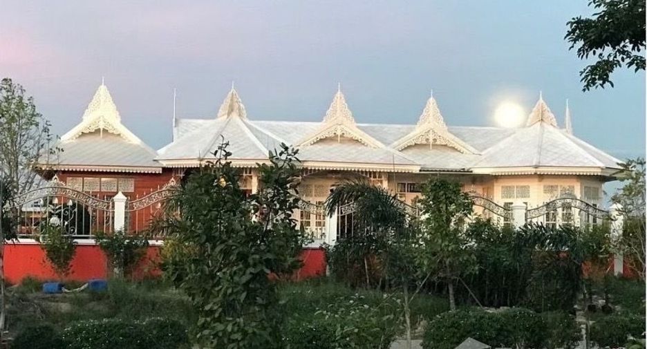 Haus zum Kauf und zur Miete mit 7 Zimmer in Si Maha Phot, Prachin Buri