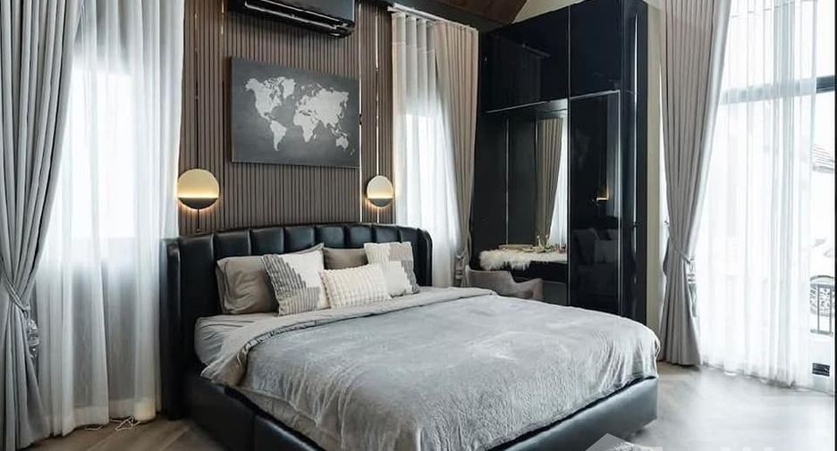 For sale 3 bedrooms villa in Mueang Sakon Nakhon, Sakon Nakhon