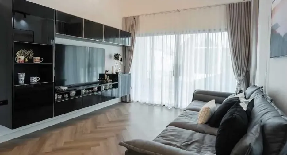 For sale 3 bedrooms villa in Mueang Sakon Nakhon, Sakon Nakhon