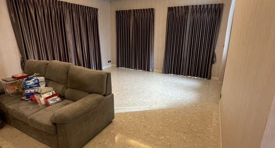 For sale 4 bedrooms house in Mueang Samut Prakan, Samut Prakan