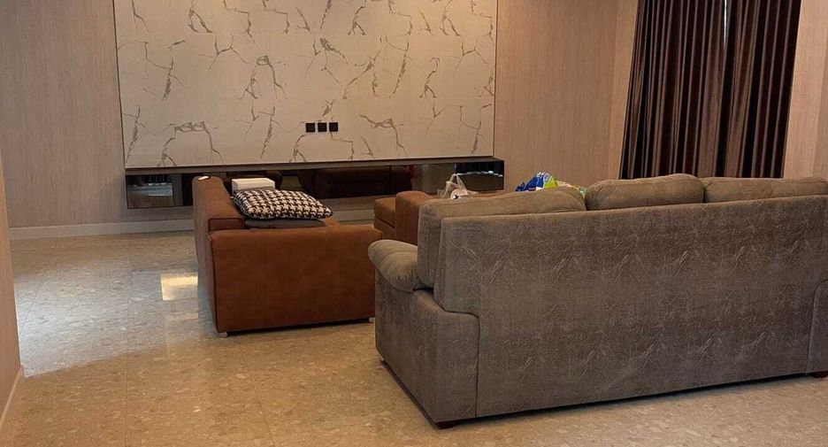 For sale 4 bedrooms house in Mueang Samut Prakan, Samut Prakan