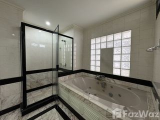 For rent 3 bedrooms condo in Mueang Nonthaburi, Nonthaburi