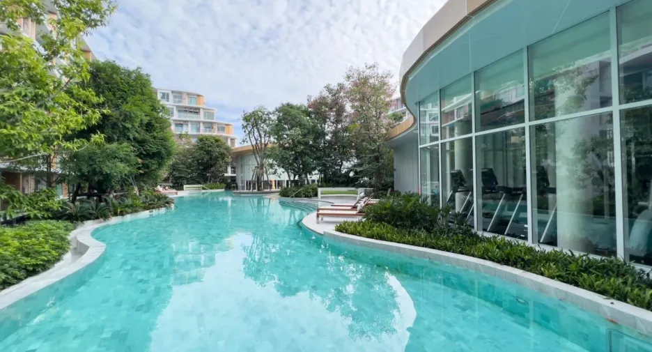 Condo en alquiler de 2 habitaciones en Mueang Phuket, Phuket