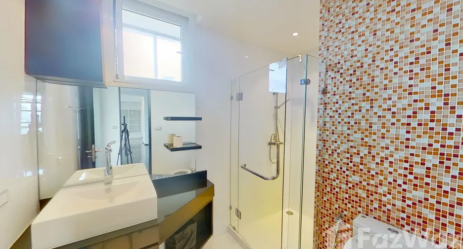 For sale and for rent 3 bedrooms condo in Watthana, Bangkok