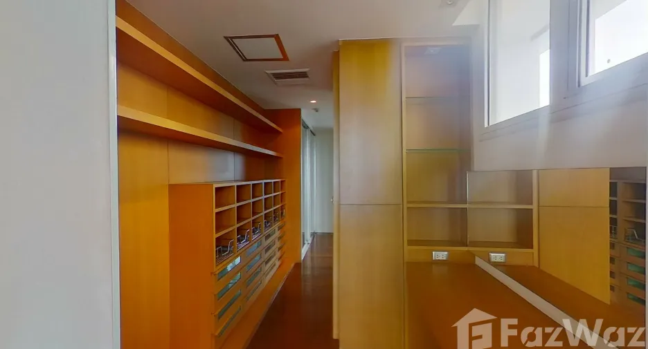 For sale and for rent 3 bedrooms condo in Watthana, Bangkok