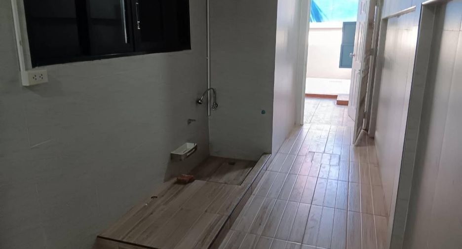For rent 5 bedrooms house in Mueang Phuket, Phuket