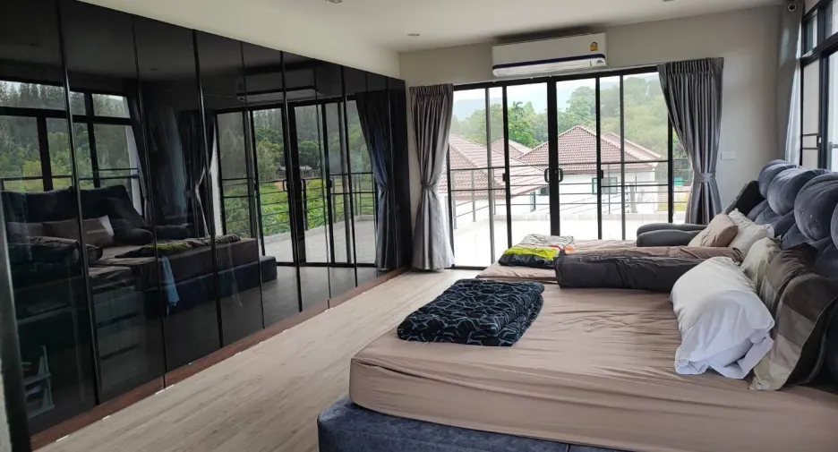 Villa zum Kauf mit 5 Zimmer in Kathu, Phuket