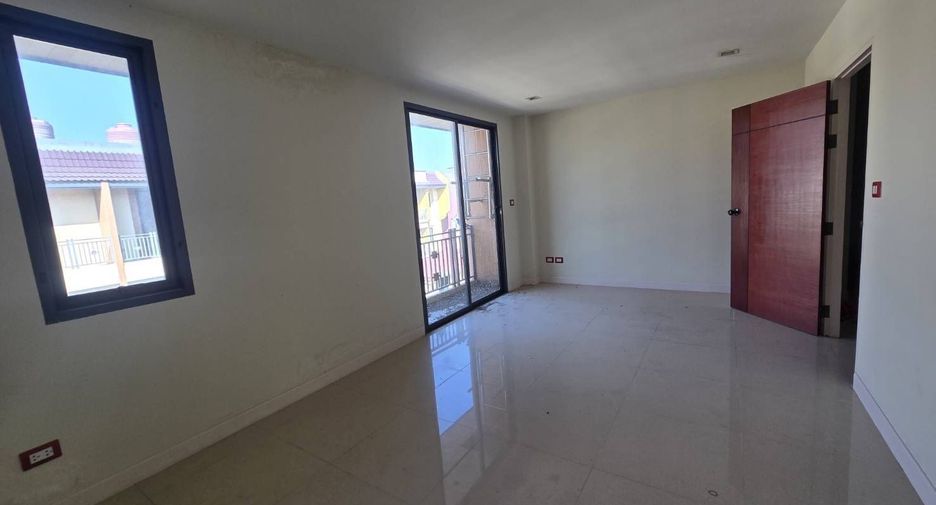 À vendre 4 chambres bureau à Phutthamonthon, Nakhon Pathom