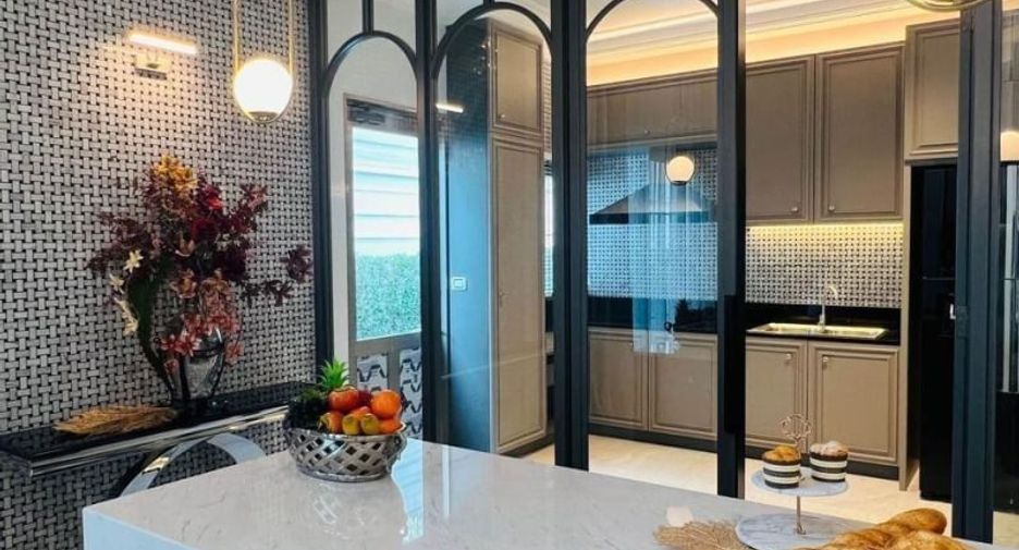 For sale and for rent 4 bedrooms house in Lat Krabang, Bangkok