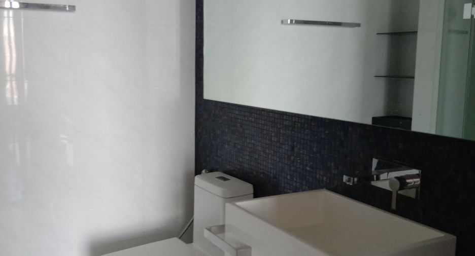 For sale 2 bedrooms condo in Bang Rak, Bangkok