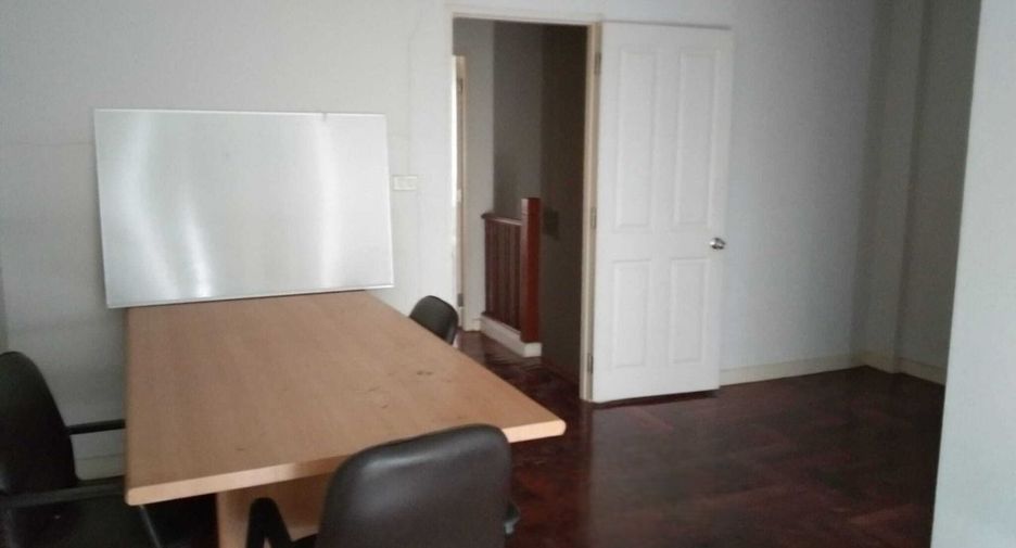 For sale 3 ベッドルーム townhouse in Suan Luang, Bangkok