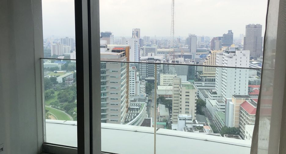 For sale 2 bedrooms condo in Pathum Wan, Bangkok