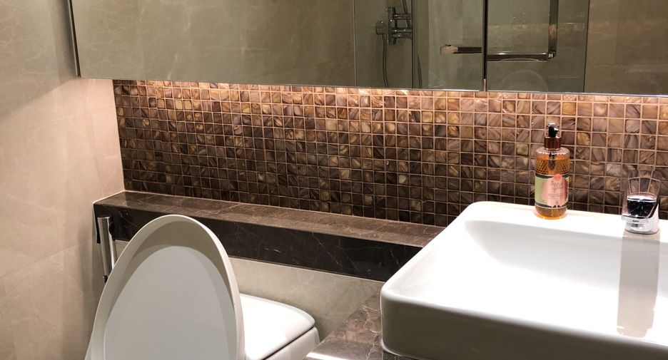 For sale 2 bedrooms condo in Pathum Wan, Bangkok