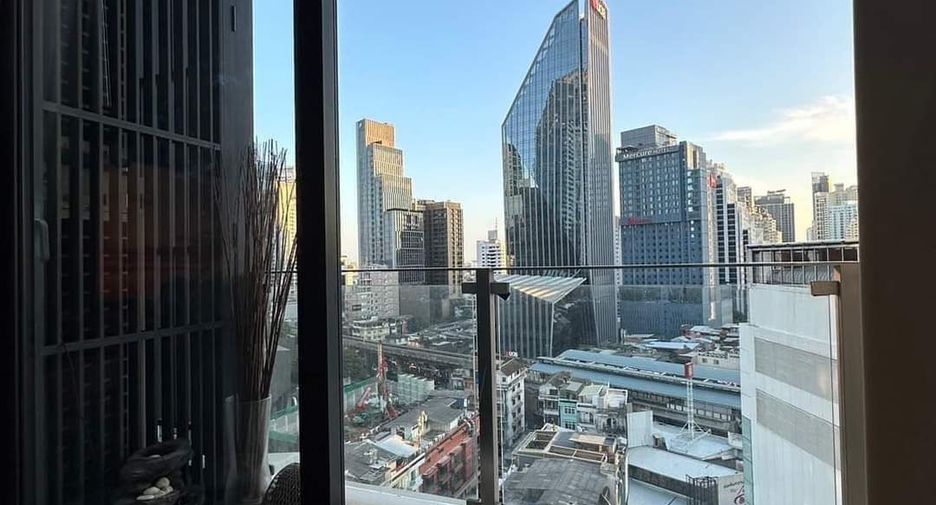 For sale 2 bedrooms condo in Khlong Toei, Bangkok