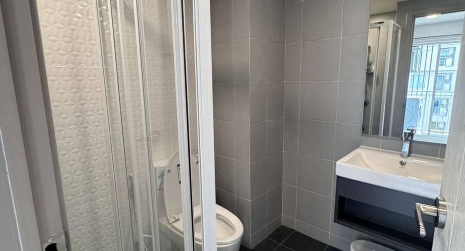For sale 1 bed condo in Khlong Luang, Pathum Thani