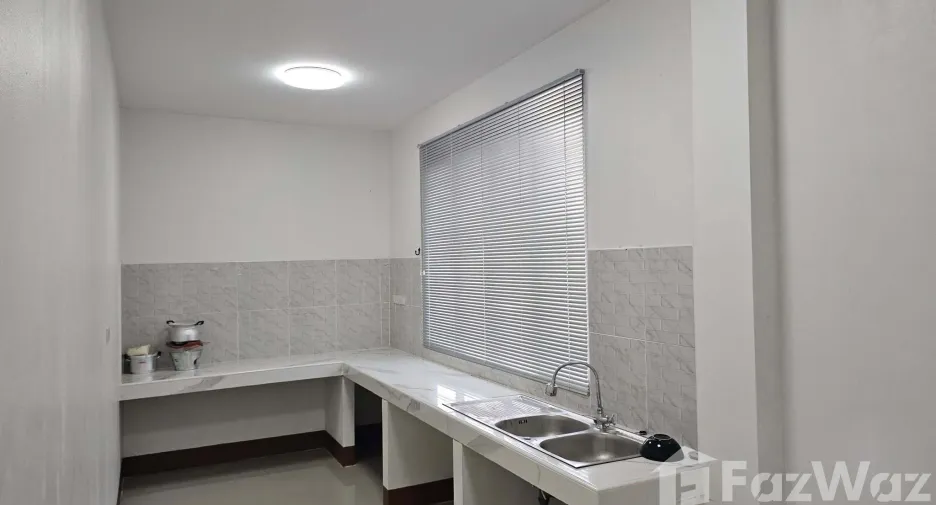 Hotel en venta en Chai Prakan, Chiang Mai