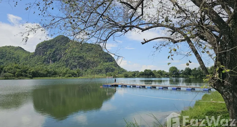 Hotel en venta en Chai Prakan, Chiang Mai