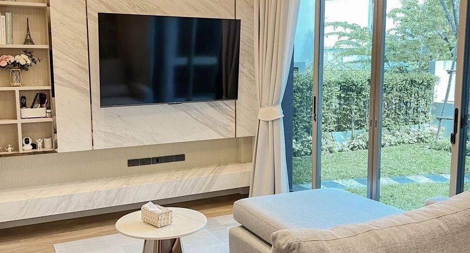 For sale 4 bedrooms house in Bueng Kum, Bangkok