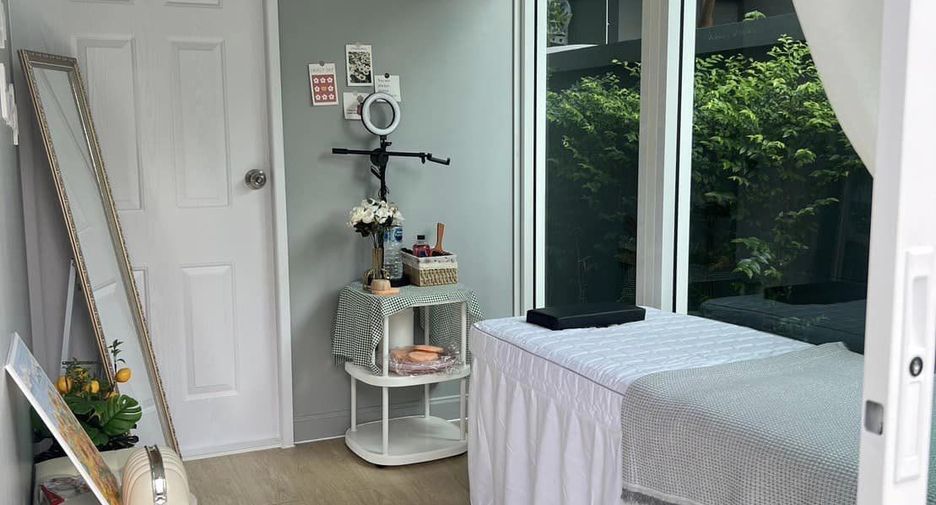 For sale 4 bedrooms house in Bueng Kum, Bangkok